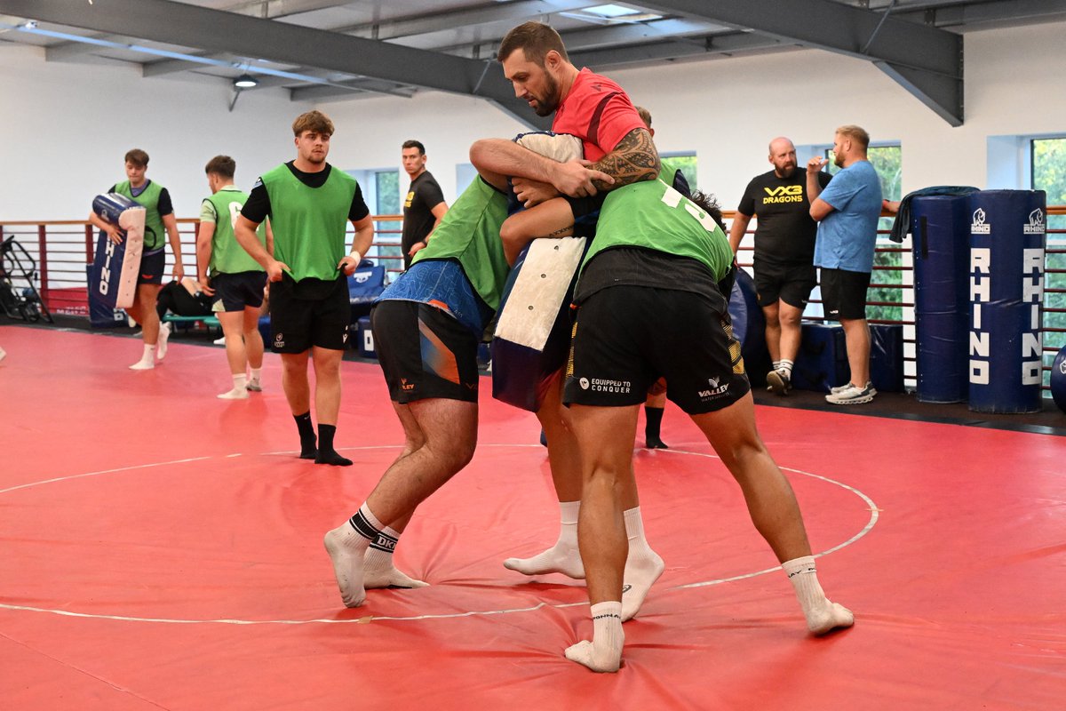 WelshRugbyUnion's tweet photo. 🚨 Senior academy skills sessions underway for 2026/27 🏉

Around 60 senior academy players from Cardiff Rugby, Dragons RFC, Ospreys, RGC and Scarlets attended the second of a series of this season’s WRU skills sessions at the National Centre of Excellence on Monday evening. 👏🤝

▶️ https://t.co/lALAZbQ1nK
▶️ https://t.co/QVpoET2dFT

#CymruAmByth