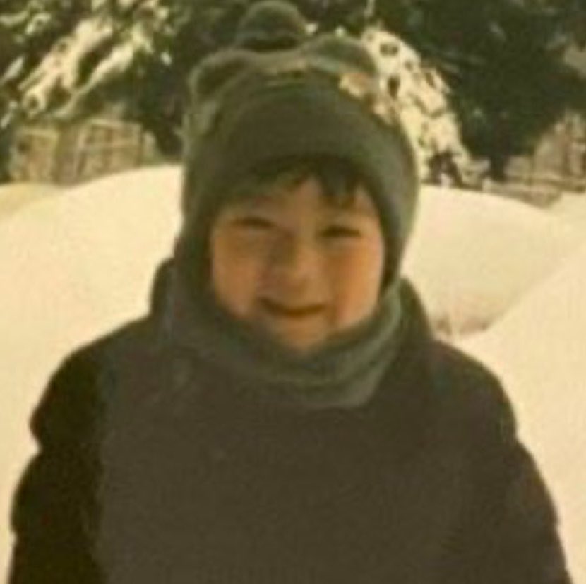 feb14thz's tweet photo. 진짜 애기때랑 똑같이 생겼자나... https://t.co/vo6JSdLZZH