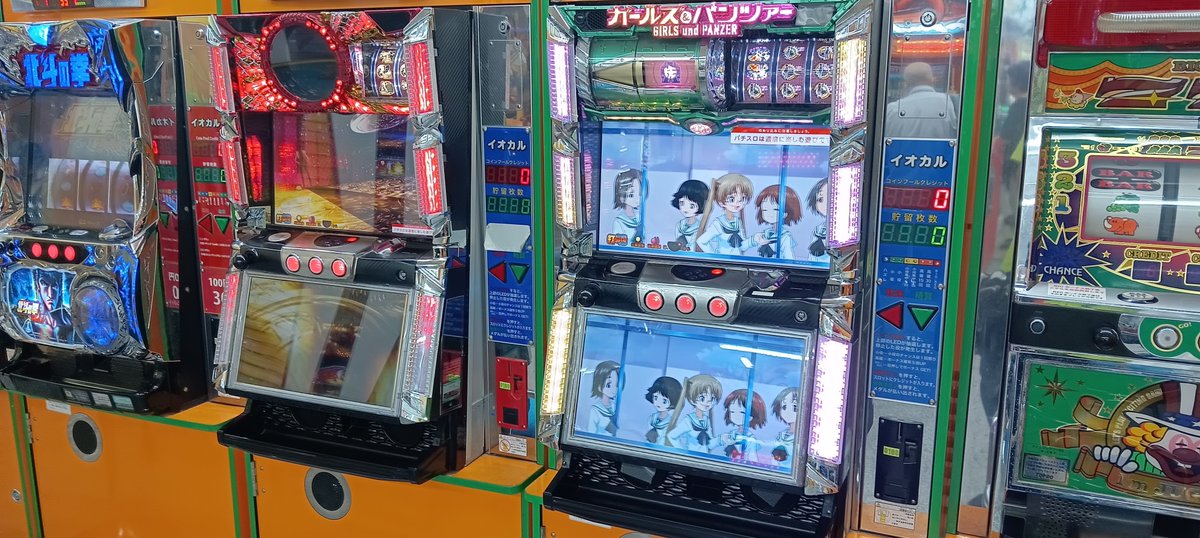 bagin_kamiya's tweet photo. 初めて来たってのにモーリーファンタジー福岡空港店閉店かよ。
アムジー機が6台程並べられて調整中貼られてましたわ。
ゲーセン閉店botさん？出番ですわよ https://t.co/DUo4Jmq4e5