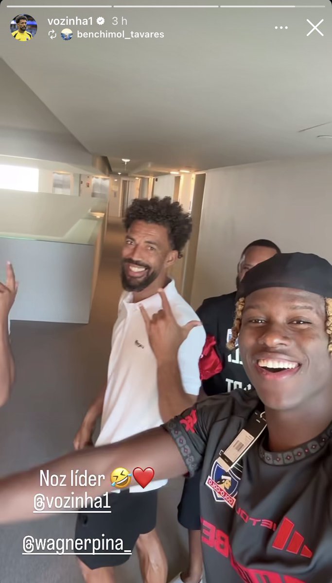 DiegoConstanzo's tweet photo. Vozinha culturizando al plantel de Cabo Verde. En cualquier momento los tenemos en twitter puteando a Jeyson Rojas y Diego Ulloa por tirar centros de mierda.

BIEN. https://t.co/5QNIYzT4PX