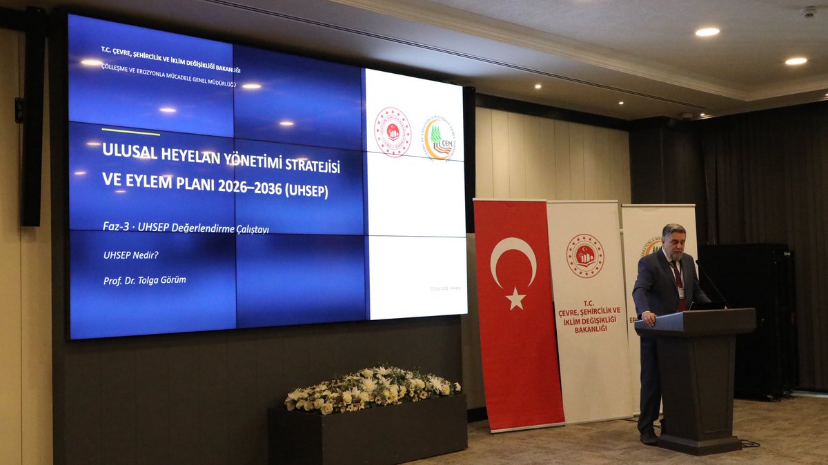 cemgovtr's tweet photo. 📍 Ulusal Heyelan Yönetimi Stratejisi ve Eylem Planı (UHSEP) Değerlendirme Çalıştayı Ankara’da gerçekleştirildi.

🌍 2026–2036 dönemini kapsayan UHSEP taslağı; ilgili kamu kurumlarının temsilcileri ve akademisyenlerin katılımıyla değerlendirildi.

🤝 Çalıştayda; heyelan risklerinin azaltılması, veri paylaşımı, kurumlar arası koordinasyon, izleme ve uygulama süreçlerine yönelik görüş ve öneriler ele alındı.

🔗Haberin devamı: https://t.co/71neSC8XKm