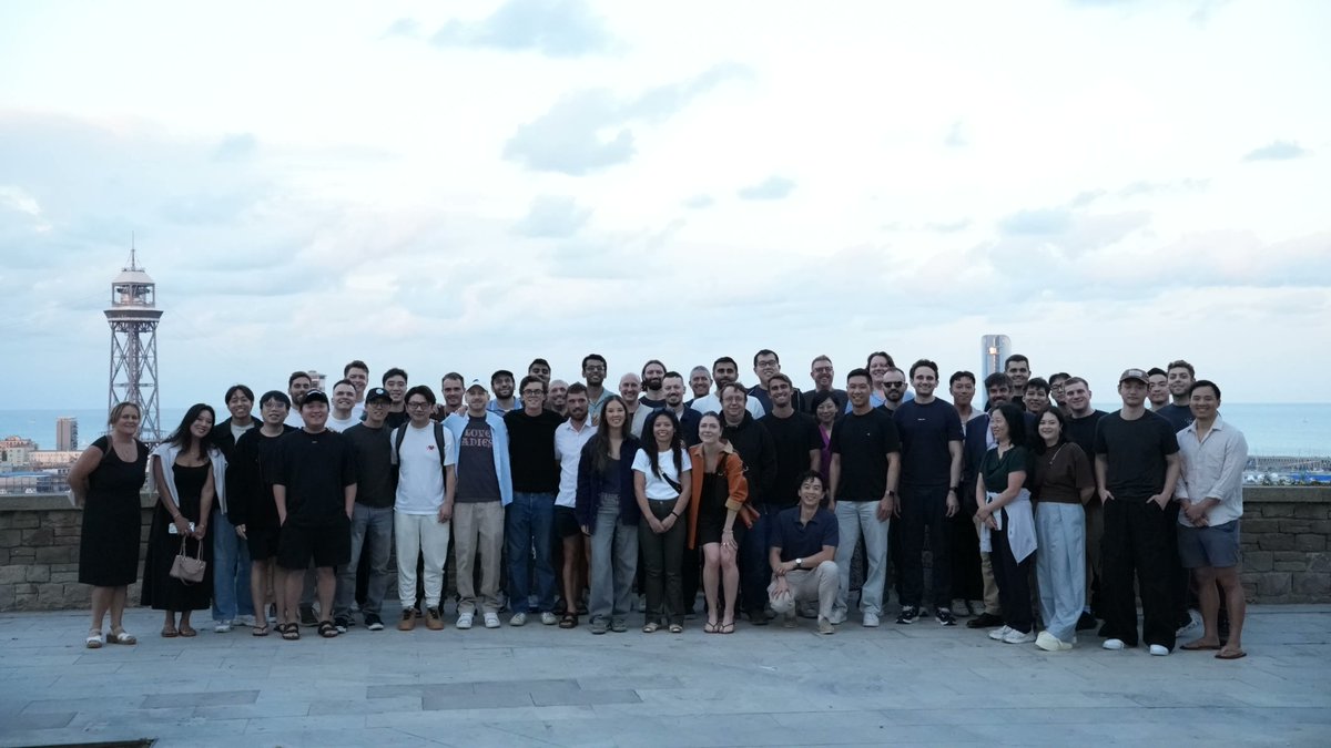 Sei_Labs's tweet photo. The Sei ecosystem contributors, together in person.

After a week-long offsite, the plan for the next 12 months is clear: ship bigger and faster than ever. https://t.co/A5s36AZha5