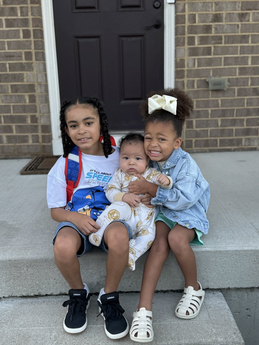 IAmNicole_Fitz's tweet photo. My 3 🥰🤞🏽 https://t.co/beEofFEUMv