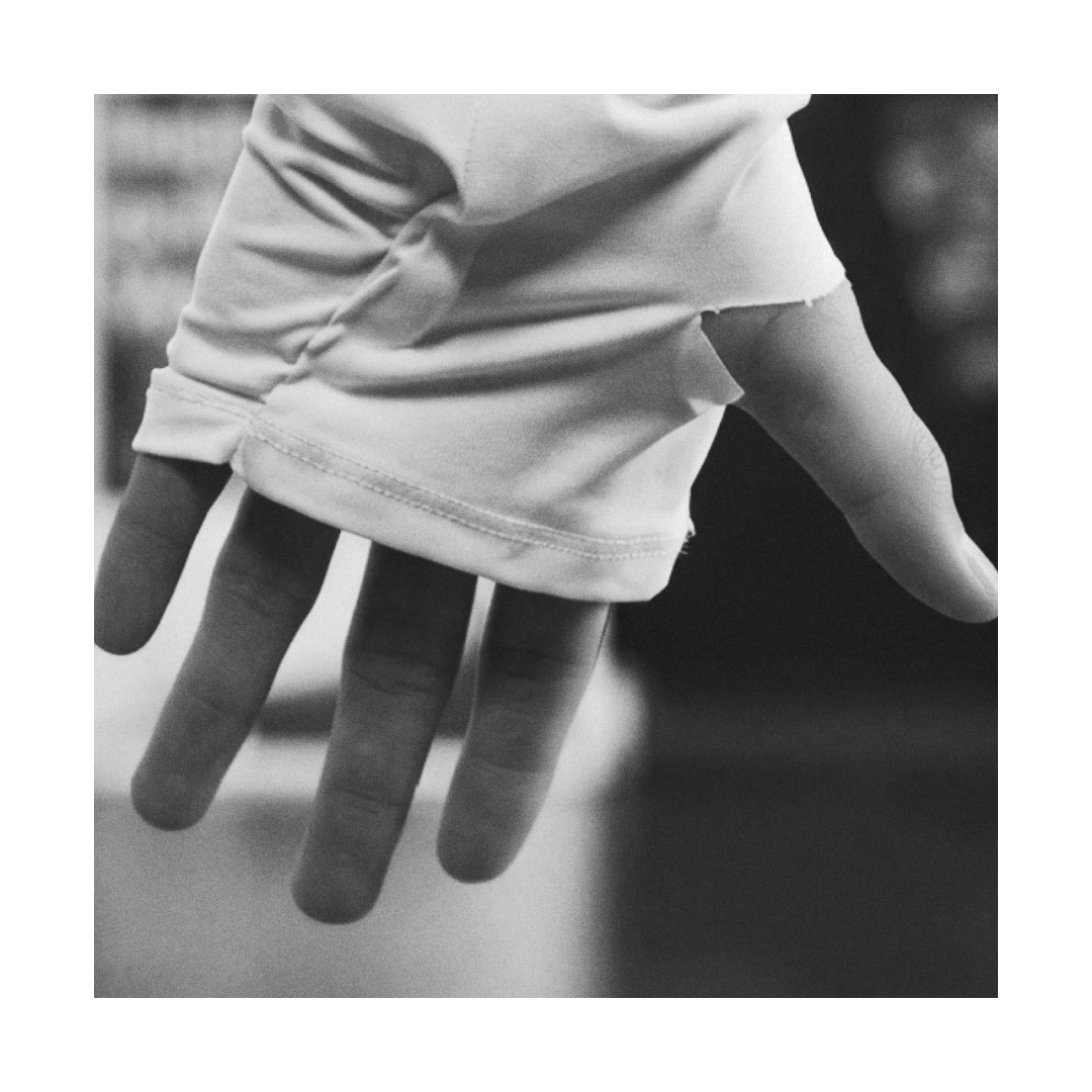 Eomchanted's tweet photo. I would never let go of the hand you offered for me to hold. https://t.co/ATMBA6Oxav