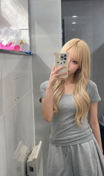 sinemkoca07's tweet photo. ギャルと生でする？
今日だけね？ https://t.co/9EsDEHAg8q