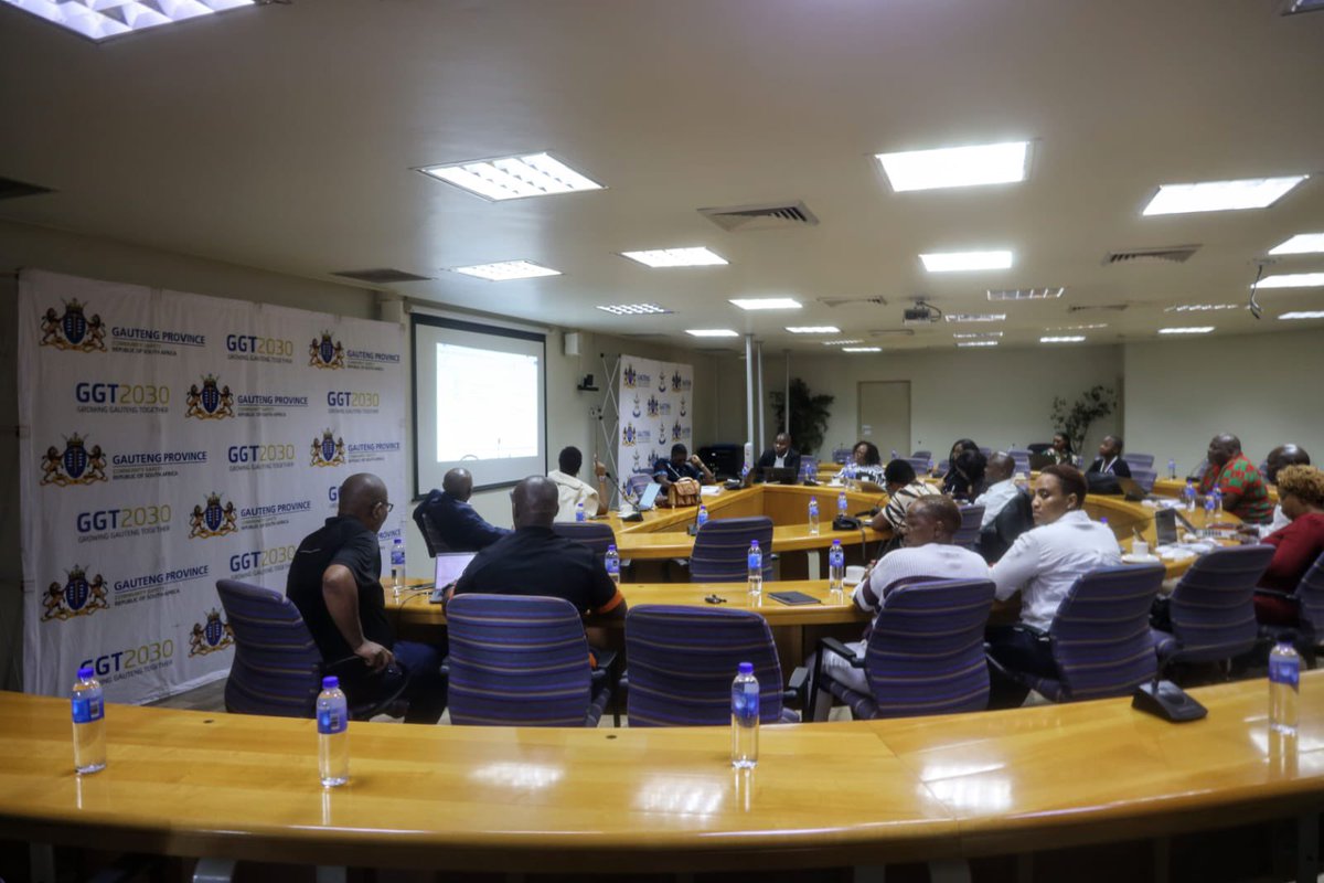 GP_CommSafety's tweet photo. As part of ongoing efforts to strengthen partnerships with institutions of higher learning, officials from the @GP_CommSafety Provincial Secretariat officials today joined key higher education stakeholders at Tshwane University of Technology (TUT) for a Varsity Safety Round Table discussion.

The discussions  were aimed at  strengthening collaboration in addressing safety challenges, preventing Gender-Based Violence and Femicide (GBVF), and promoting safer learning environments for students, academic staff and university communities.

#GrowingASaferGauteng