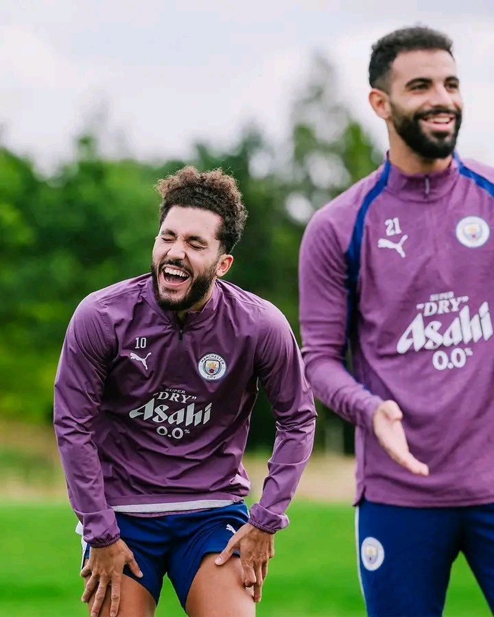 Emekacity's tweet photo. Me laughing at Liverpool after the international break https://t.co/G7bIFtTqhE