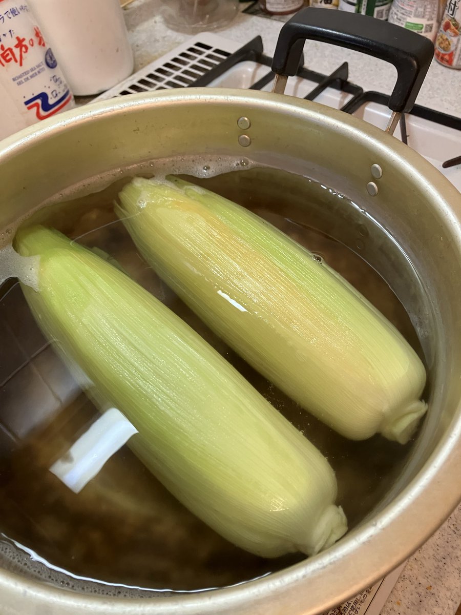 ToshiGixxer1red's tweet photo. #ac835 裏テーマ 青森県特産 嶽きみ すごく美味しいとうもろこし https://t.co/vCfkXPANdW