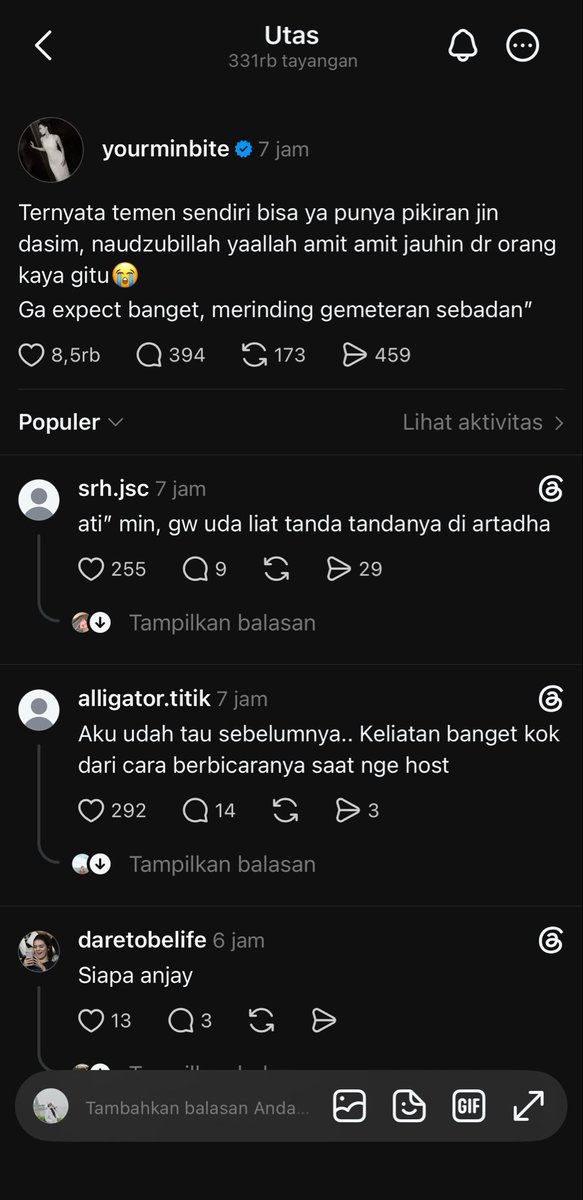 Salsaadaapanya's tweet photo. HAH? 
siapaaa woy temennya yg jadi jin dasim ini https://t.co/Rhv0BjNgzG