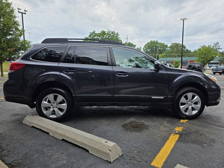edwarflore65262's tweet photo. 2011 Subaru Outback 2. 5i Premium for sale in Downers Grove, IL https://t.co/wvmnCDyhx9