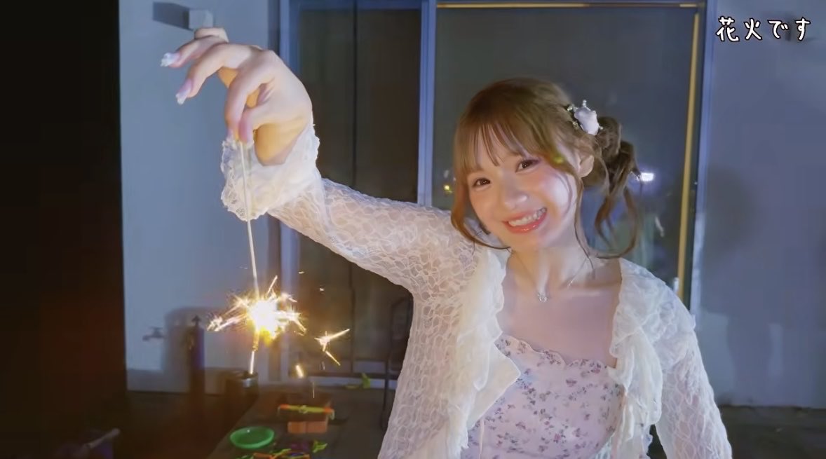 fr__cs8's tweet photo. りさちゃんと花火🎇
#きゅーすとの夏休み https://t.co/OLK3ZzfPWc