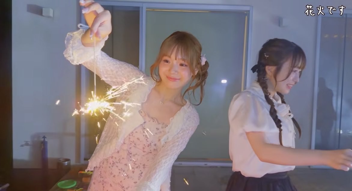 fr__cs8's tweet photo. りさちゃんと花火🎇
#きゅーすとの夏休み https://t.co/OLK3ZzfPWc