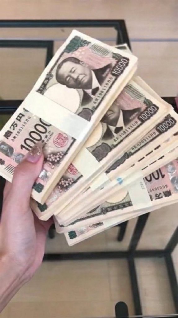 yrireb's tweet photo. もし今日、500万円もらえたら何に使う？🤔💴

① 借金を返す
② 投資する
③ 人生をもっと良くするために使う。。 https://t.co/8CvBXIh9t4