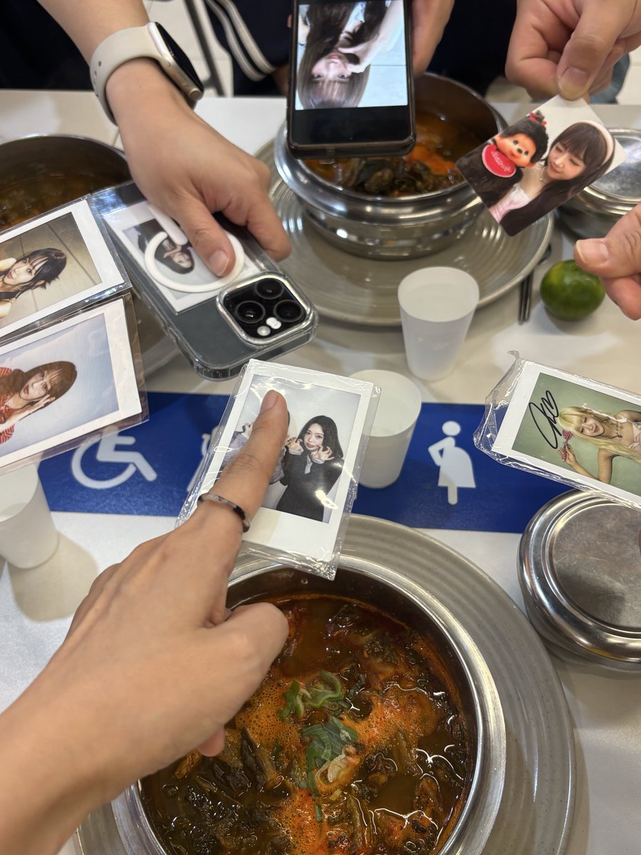 haeflower_22's tweet photo. 국밥먹짜
요즘 휴게소는 로봇이 국밥 끓여줌 ㄷㄷ https://t.co/hFQpuR3PGx