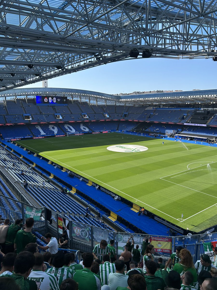 alvaaroo10_'s tweet photo. Mi primer On Tour, mi amor incondicional 💚 @RealBetis https://t.co/4NnQpIUKbG