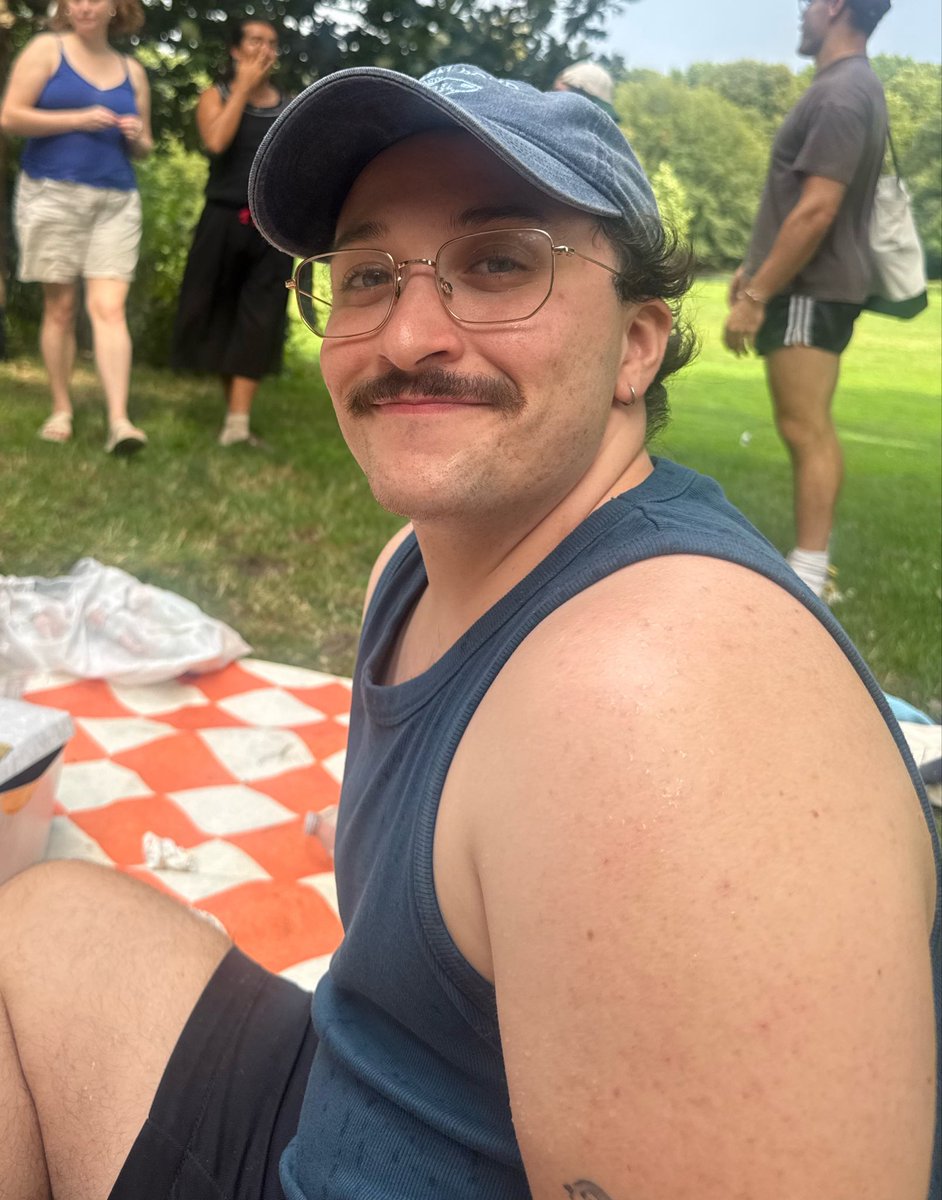 toasteredbread's tweet photo. my truth is that going on T did exacerbate my acne for the first like year (6 months vs 5 years here)I was already prone 2 acne. So nut up and visit the dermatologist or wait a few years and you’ll be fine. When you visit the puberty store you get puberty… quelle surprise. https://t.co/4BS2yV37O9