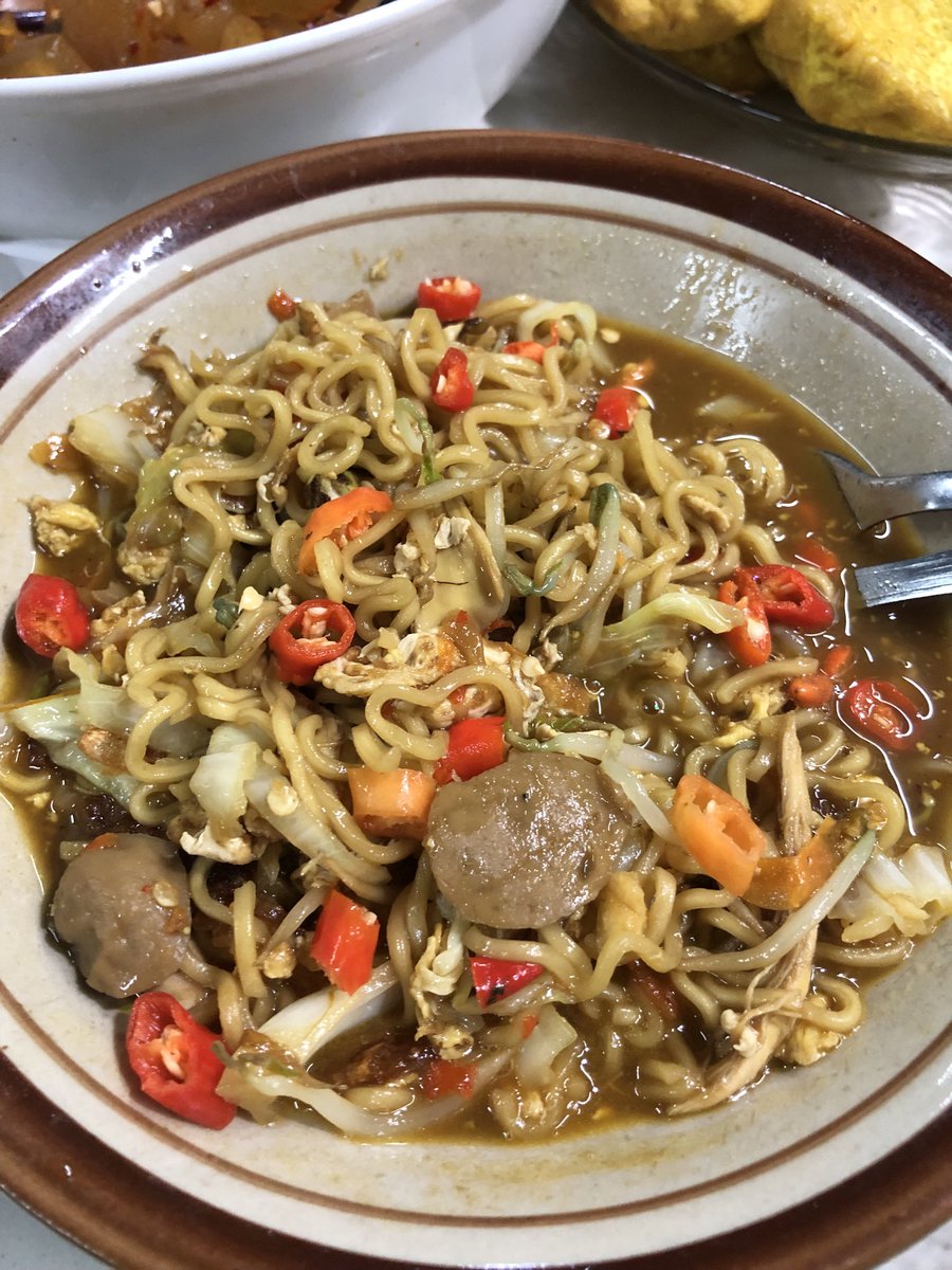 omteloletom93's tweet photo. Mie nyemek https://t.co/mh90uch2mw