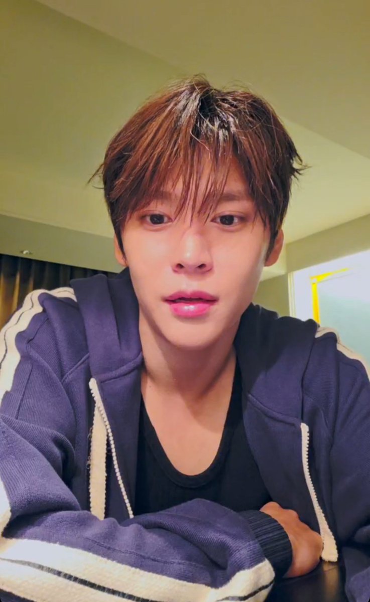 SES_Updates's tweet photo. [🌟] 260922 #EUNSEOK Weverse Live 

🥹🩵

#은석 #송은석 #ウンソク 
#RIIZE #라이즈 https://t.co/fH2IuQtkHi