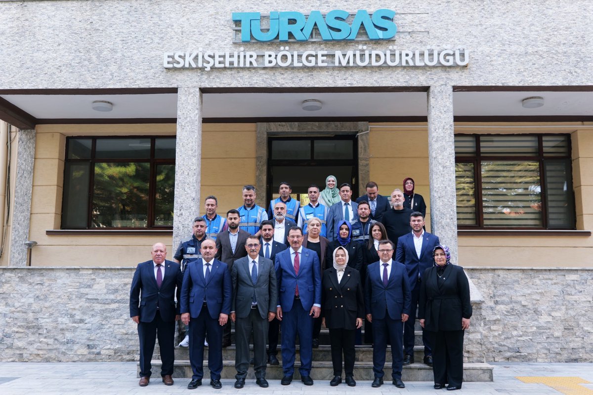GurhanAlbayrak's tweet photo. ❝Devrim'in❞ hikâyesinin başladığı TÜRASAŞ Eskişehir Bölge Müdürlüğümüzdeyiz...  
 
Türkiye Yüzyılı Buluşmaları programımız kapsamında Genel Başkan Yardımcımız Ali İhsan Yavuz, Milletvekillerimiz Fatih Dönmez, Prof. Dr. Ayşen Gürcan ve kıymetli hazirûnla birlikte ziyaretlerimizi sürdürüyoruz.
 
Yerli ve millî üretim vizyonumuzla, Sayın Cumhurbaşkanımızın liderliğinde Türkiye Yüzyılı'nı inşa etmeye devam edeceğiz. 🇹🇷
 
#TürkiyeYüzyılıBuluşmaları