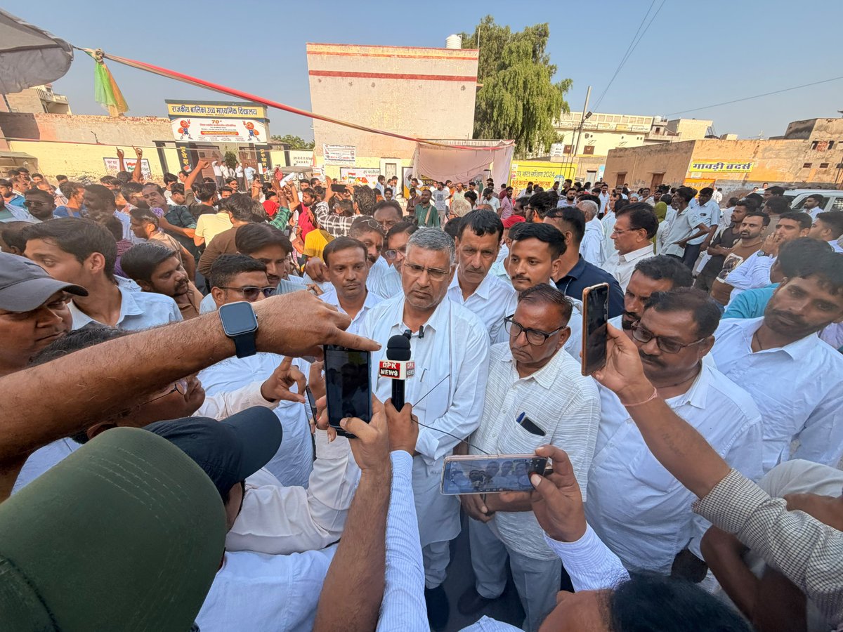 DRGEDAR's tweet photo. #सूरतगढ़ नगरपालिका की नवनिर्वाचित वाइस चेयरमैन मेना रानी पत्नी सखी मोहम्मद जी को हार्दिक बधाई व उज्ज्वल भविष्य की शुभकामनाएं।
विश्वास है कि आपके नेतृत्व में जनहित, विकास और आमजन की आवाज़ को मजबूती मिलेगी।
सूरतगढ़ की देवतुल्य जनता एवं सभी जनप्रतिनिधियों का हृदय से आभार। #suratgarh https://t.co/kFPr1Jk2Jq
