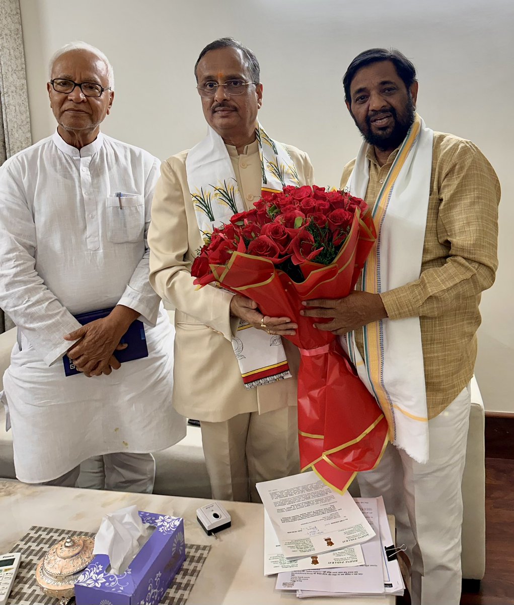 mp_kaushal's tweet photo. आज अंडमान एवं निकोबार द्वीपसमूह के नवनियुक्त महामहिम उपराज्यपाल आदरणीय डॉ. @LG_ANI_DrDinesh जी से शिष्टाचार भेंट कर उन्हें नवीन दायित्व के लिए हार्दिक बधाई एवं शुभकामनाएं प्रेषित कीं। https://t.co/r6QVGoLk8q