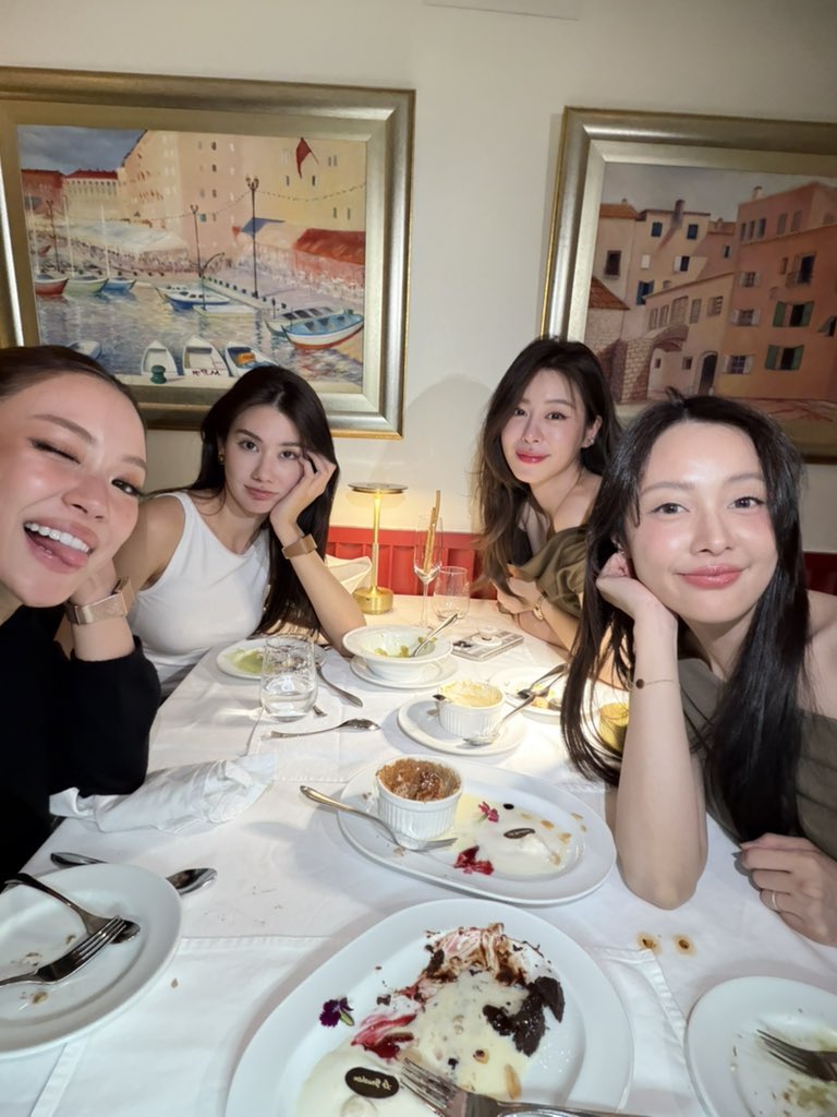 vanitcheryl's tweet photo. โค้สจะวิชวลตึกเตย 🧎🏼‍♀️🧎🏼‍♀️🧎🏼‍♀️🧎🏼‍♀️ https://t.co/z5VREPaQ7U