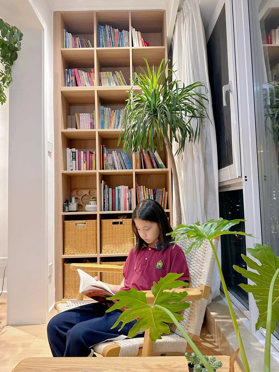 AutumnEssitu's tweet photo. Ordenar objetos viejos no es tirarlos, sino darles una nueva vida. Hoy reduje mis cosas y encontré un libro que quiero volver a leer. ， https://t.co/0jhbo8z9wh