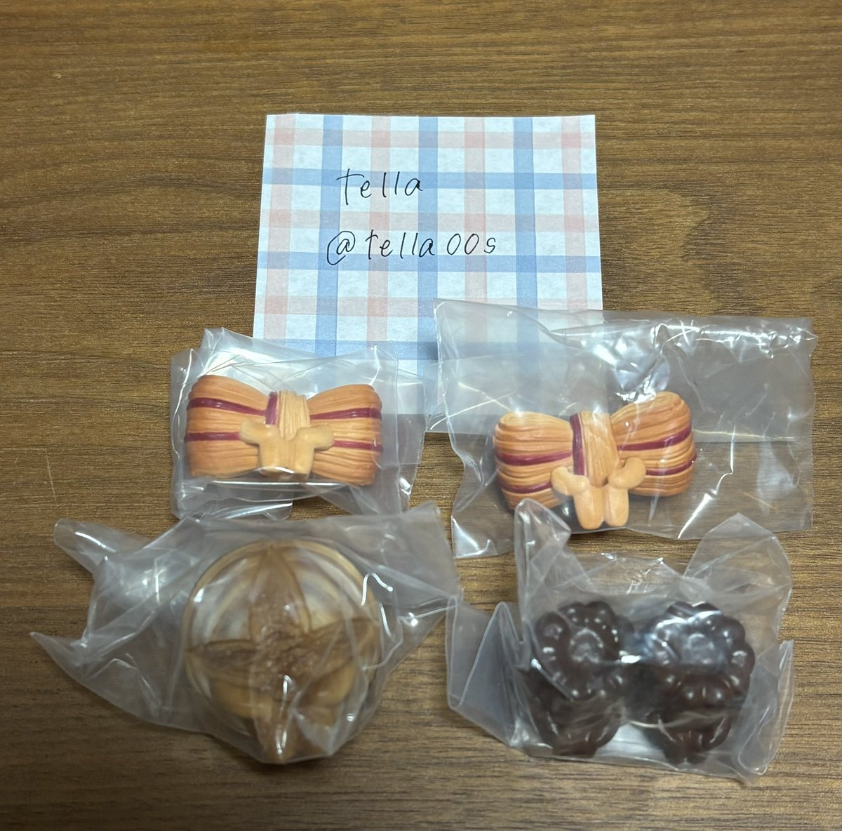 tella00s's tweet photo. まちぼうけ パンの場合その6  その5 ガチャガチャ カプセルトイ 交換

【譲】 その6　リボンクロワッサン×2
　　 その5　カンパーニュ、カヌレ

【求】 その6　かめメロンパン、明太フランス

✿郵送希望
こちら2:1での交換も可能です。

検索からでもお気軽にお声掛けください。 https://t.co/nAPHXliXIb