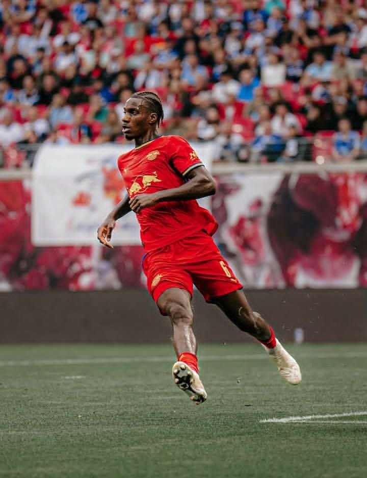 RBL_Xtra's tweet photo. 🎙️| Ezechiel Banzuzi on DR Congo 🇨🇩: I was impressed by how far they got in the world cup. That definitely played a part in my decision as well. But I already knew before then that there was a lot of potential in this team. #RBLeipzig https://t.co/hZV7IntzSC