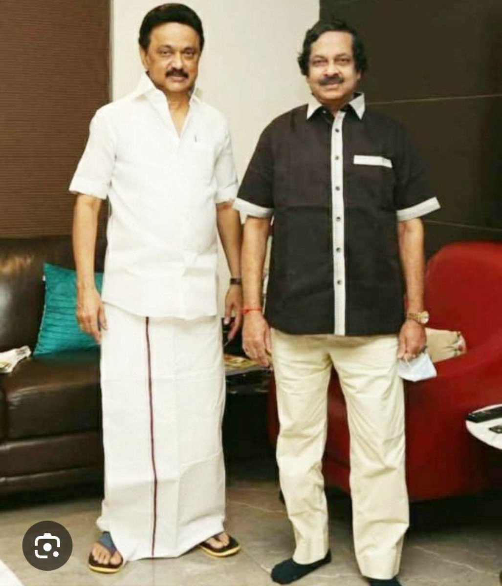 BS_Prasad's tweet photo. சதர்ன் ரயில்வே மஸ்தூர் யூனியன்( #SRMU ) என அழைக்கப்படும் அமைப்பின் தலைவராக பல வருடங்களாக இருந்து வரும்  சென்னை வியாசர்பாடியை சேர்ந்த கண்ணையா என்பவரின் மகன் பிரகாஷுக்கு  #Pocso வீரமணி வழக்கில் சம்மன் அனுப்பப்பட்டுள்ளது.. 

இந்த கண்ணையா போட்டோ இல்லாத ரயில்வே ஸ்டேஷனே சென்னையில் பார்க்கமுடியாது..