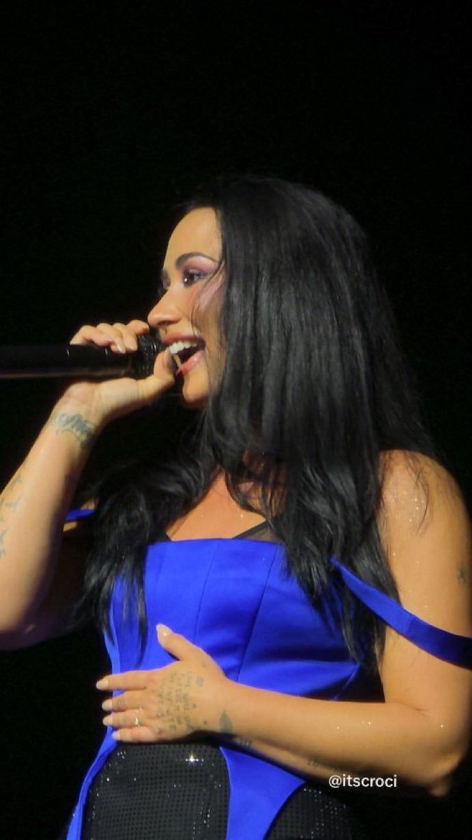 suckerfordemi's tweet photo. terça feira, mas não ESSA terça feira https://t.co/LD49JdPY5m
