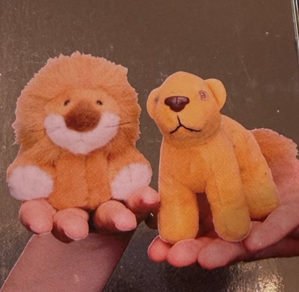 pinofdnp's tweet photo. phil holding lion “who said i love you first” *points to phil* oh https://t.co/t7tVcuWsWg