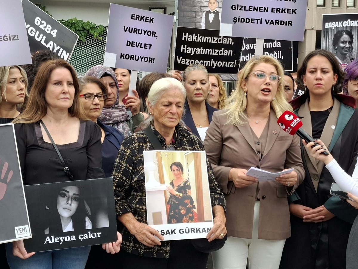AsuKaya80TBMM's tweet photo. Ankara 34. Ağır Ceza Mahkemesi’nde #AleynaÇakır adıyla bilinen Sema Esen’in davasını takip ettik. Duruşmada Ümitcan Uygun’a “intihara teşvik etmek, intihar kararını kuvvetlendirme” suçundan 4 yıl hapis cezası verilirken, “eziyet etme” suçundan beraat kararı çıktı.

Bir kadının hayatının yitirilmesine uzanan şiddet sürecinin ardından verilen bu karar, adaletsizdir. Kadınların yaşam hakkının birkaç yıllık cezalarla değersizleştirilmesini kabul etmiyoruz.