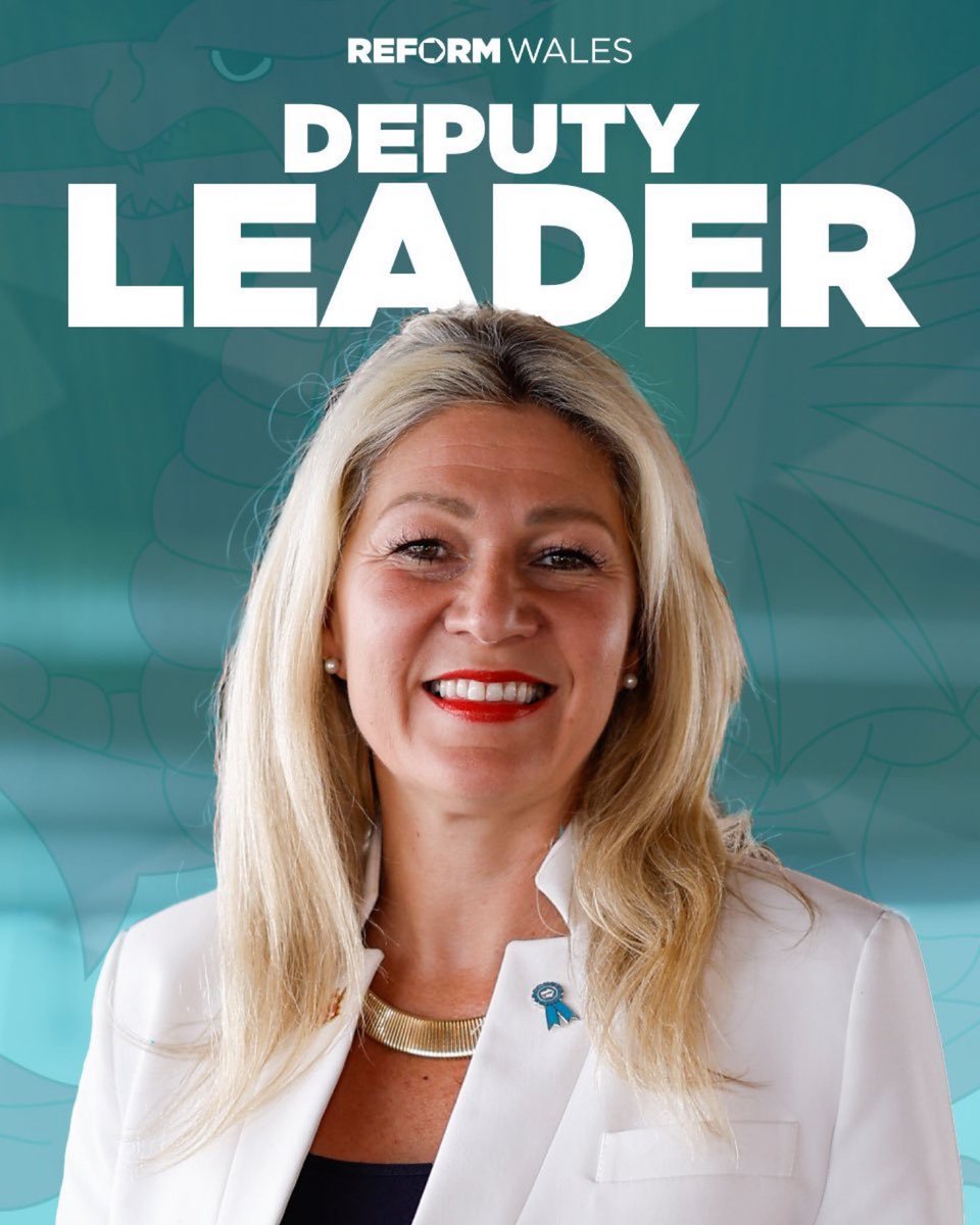 JasmineSmiteag's tweet photo. Congratulation 💯💙🇬🇧 It’s A Blessings🙏🏻 To See Women🥰Working Together As A Team To Reform Our Nation 💪🏻🇬🇧💯💙

Vote 🗳️ Reform UK 🇬🇧🩵 please give me a follow and repost if you will vote Reformuk next election comment below 👇🏻🩵🇬🇧🩵🇬🇧🩵#reformuk #votereform #woman #girlpower  #leader