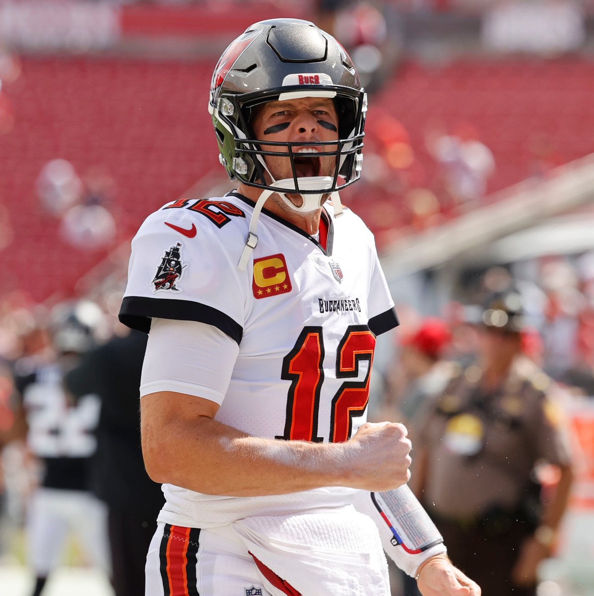iJordanMoore's tweet photo. In 2021, Tom Brady threw for 655 yards and 9 TDs through the first two weeks of the season.

He eventually finished with 5,316 yards and 43 TDs, both career highs.

He was 44 years old 🤯 https://t.co/ARsfFMNRdH
