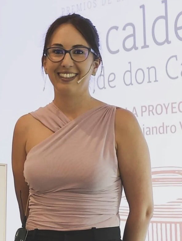 CPinchosCyL's tweet photo. 💫 La mirada periodística también estará presente en nuestro jurado.

📰 Jessica M. Puga, vinculada al periodismo gastronómico desde EL COMERCIO y coordinadora de YANTAR, aportará su conocimiento del producto y de la cultura gastronómica.

¡Bienvenida al jurado! 👏

@CyLEsVida https://t.co/mMAi7XUR8w