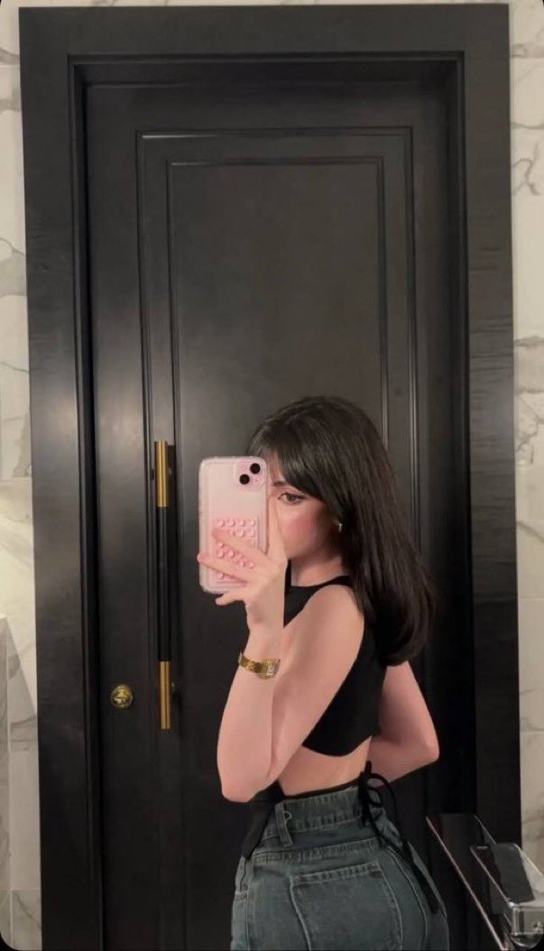 Rq29s's tweet photo. نحلب على مقاطع بورن او مشهورات 😭😵‍💫 https://t.co/zm2ma5NdTS