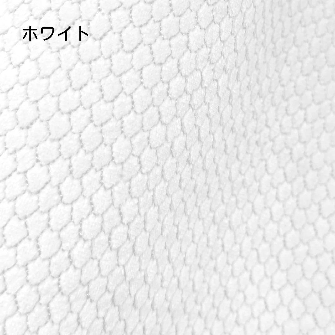nui_andme's tweet photo. うろこボア/スネークスキンの販売ページが完成しました🐍✨

ヘビのうろこをモチーフに、ボア生地に全面刺繍を施した、贅沢なNui&Meオリジナル生地です🪡

ヘビ・ドラゴン・トカゲなど、爬虫類モチーフのぬいぐるみ作りにぴったり🐉🦎

まずは
🤍 ホワイト
🖤 ブラック
❤️ レッド
💚 ライムグリーン

の4色を在庫追加しました！

ぜひチェックしてみてください✨

https://t.co/xMrV8guIJi