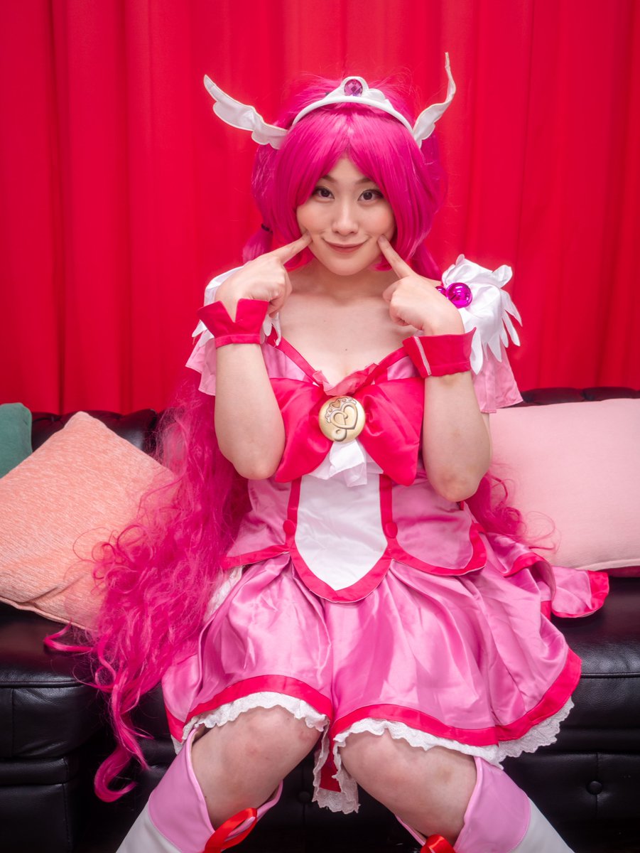 seratocos's tweet photo. セーラームーンの次に撮影したスマプリのキュアハッピーです。プリキュアコスは初めてだったようですがよく似合ってました。

キュアハッピー：@minakacos https://t.co/1TOQMOeGGn