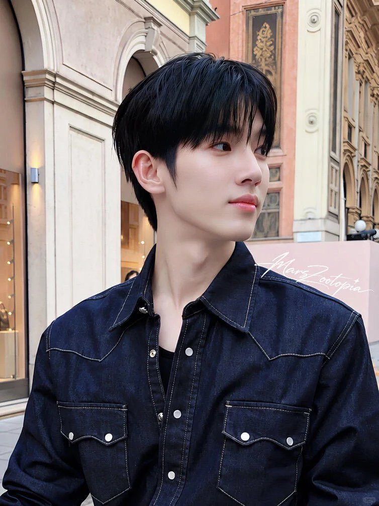 mimi452598's tweet photo. Mong quá em #PARKSIWOO ơi
 #SIWOO_IN_MILANO https://t.co/Xzp7P3ZdA1