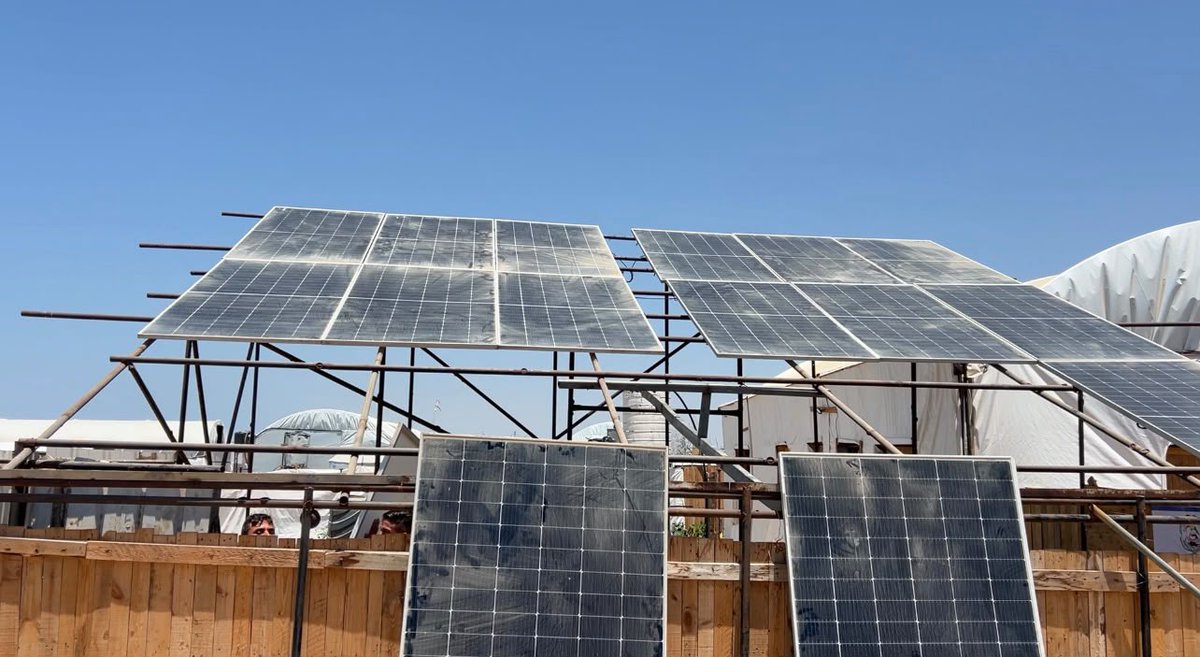 AlFajr_FPYA's tweet photo. With support from Langtaa Songtaa for Relief and supervision by AlRahma Charitable Society,FPYA upgraded the solar energy system powering a groundwater well and desalination unit in Al-Satar, Khan Younis. https://t.co/bnulTCu7mE