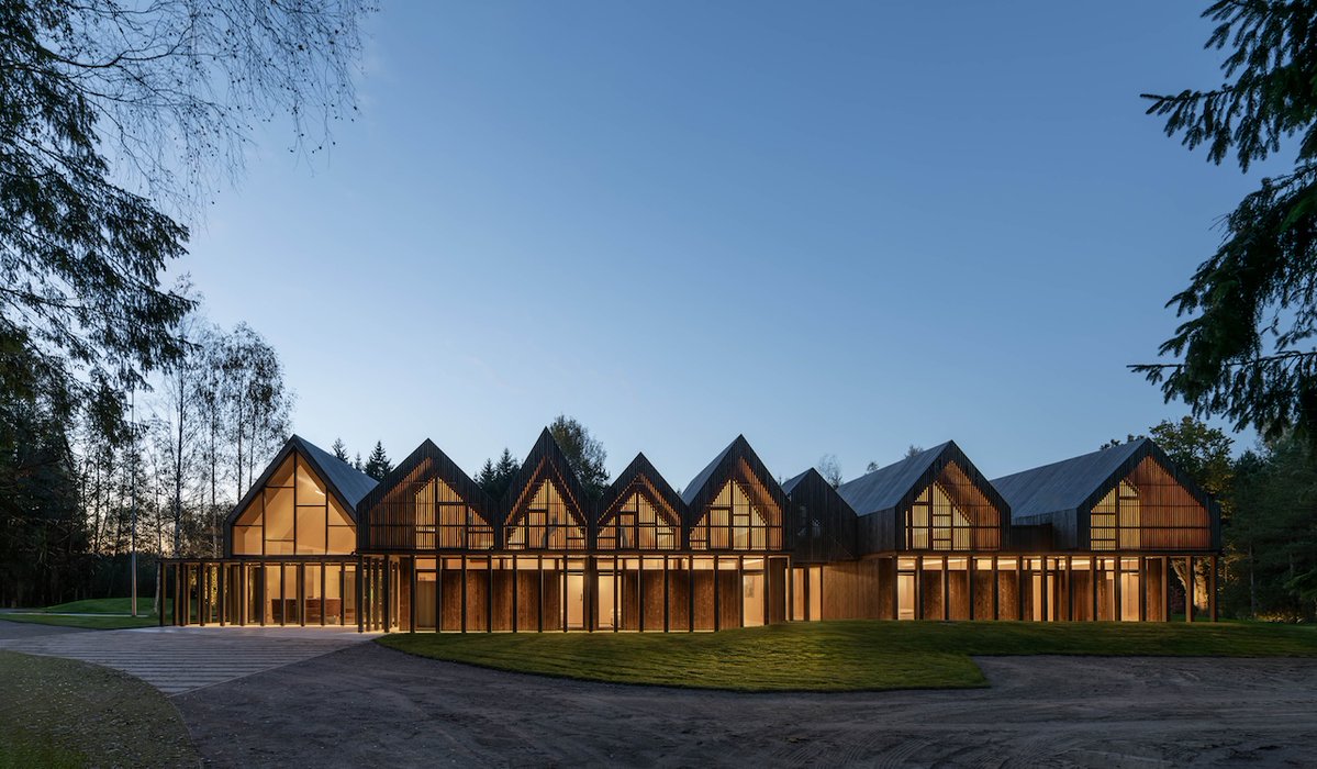 Architizer's tweet photo. #ProjectOfTheDay: Sanctum by arches
A timber retreat unfolds within the clearings of a Lithuanian forest, bringing cabins and wellness spaces together around a central courtyard.
📍Bezdonys, Lithuania #ArchitizerAwards
Details: https://t.co/beR1uqzZQK https://t.co/miIEQkYAHl