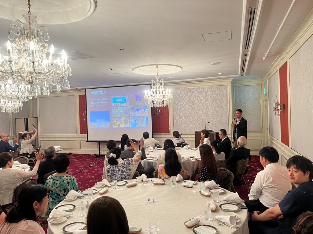 MikeBlythUK's tweet photo. 土曜日は関西日英協会のイベントで、1600年から現代に続く日英関係についてお話しし、素晴らしいアフタヌーンティーも楽しみました。

素敵な機会を企画してくださった関西日英協会の皆さま、ありがとうございました。

#日英交流 https://t.co/I3jMup0Aoo