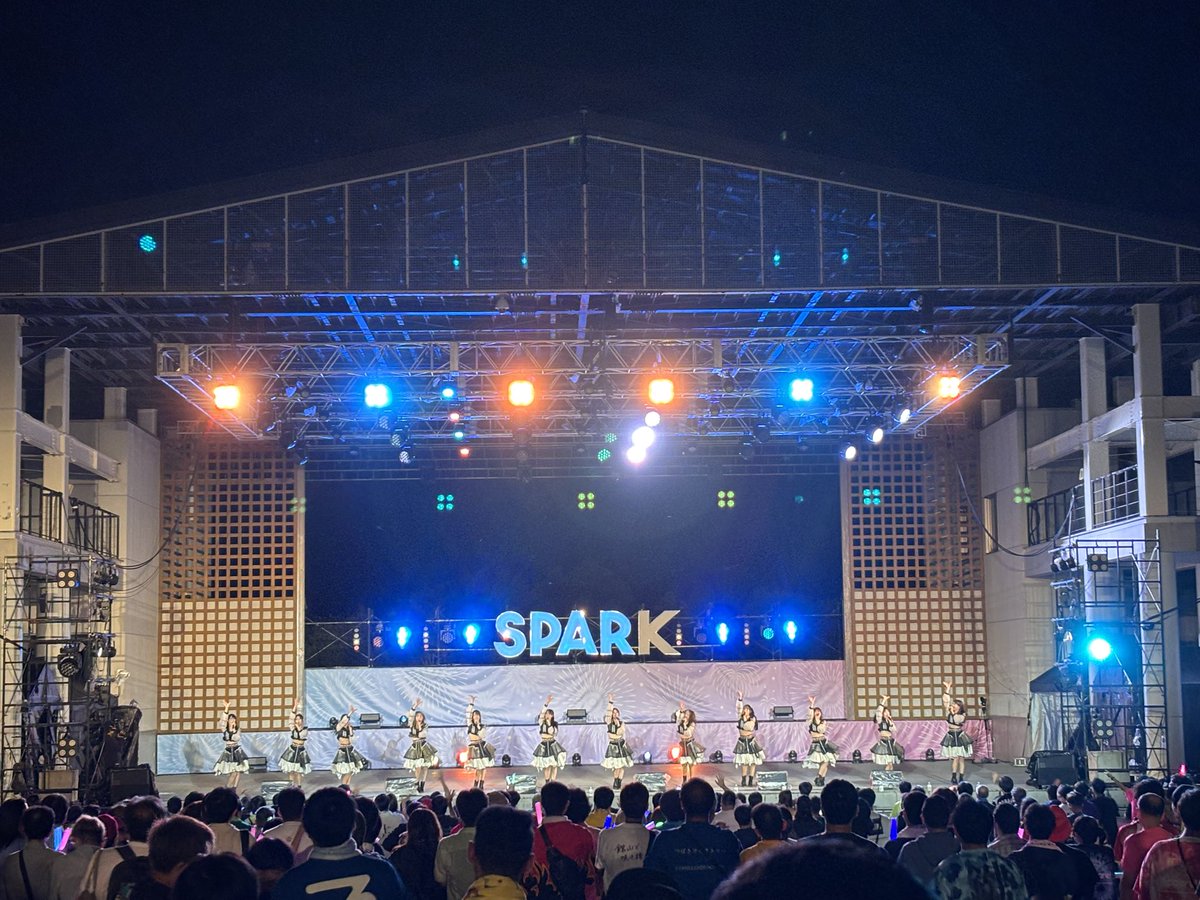 nmb48_official's tweet photo. 2026.9.22
SPARK 2026 in YAMANAKAKO
in 山中湖交流プラザきらら（SPARK STAGE）
━━━━━━━━━━━━━━

お楽しみいただいた皆さま！
ありがとうございました ᕷ˖°🗻

▼セットリスト▼
01.オーマイガー！
02.らしくない
03.青春のデッドライン
04.ワロタピーポー
05.片想いよりも思い出を
06.ナギイチ
07.僕らのユリイカ

#NMB48 #SPARK2026