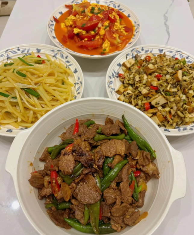 y7528578's tweet photo. 今日家常四菜

 简单小炒，又是一顿干饭。 https://t.co/za2ACS7yOq
