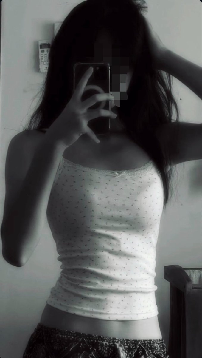 fylz9000's tweet photo. 找个能长期互换女友私密照的人
（女友必须是小胸，可露脸）
有兴趣带女友生活照私 https://t.co/NZQ5xqbffA