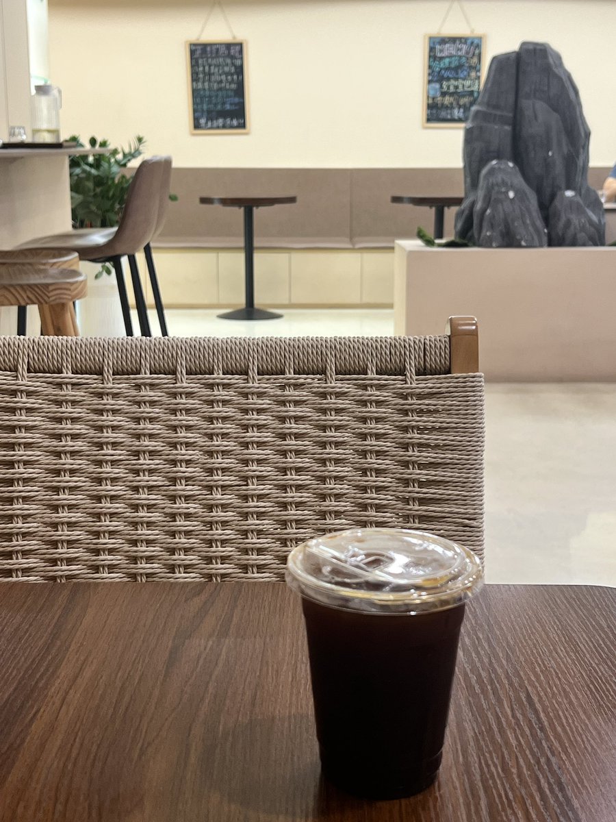 warinimo1989's tweet photo. 室内杯子给到2分☕️ https://t.co/wTXIpiULL8