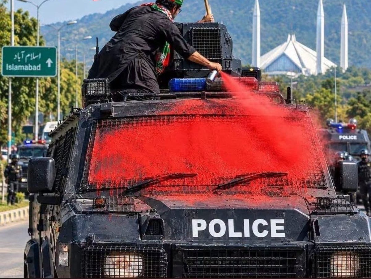 RA_Bail_'s tweet photo. خبردار کوئی ایسے سپرے ساتھ لے کر گیا یہ ایسی کوئی حرکت کی!! https://t.co/HtEdrhxUkD
