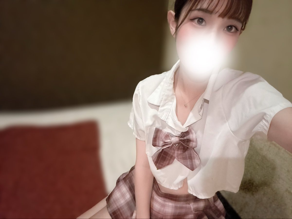 syqwye's tweet photo. 私のこと、気になってる？💞 https://t.co/7Uu2djuGbW
