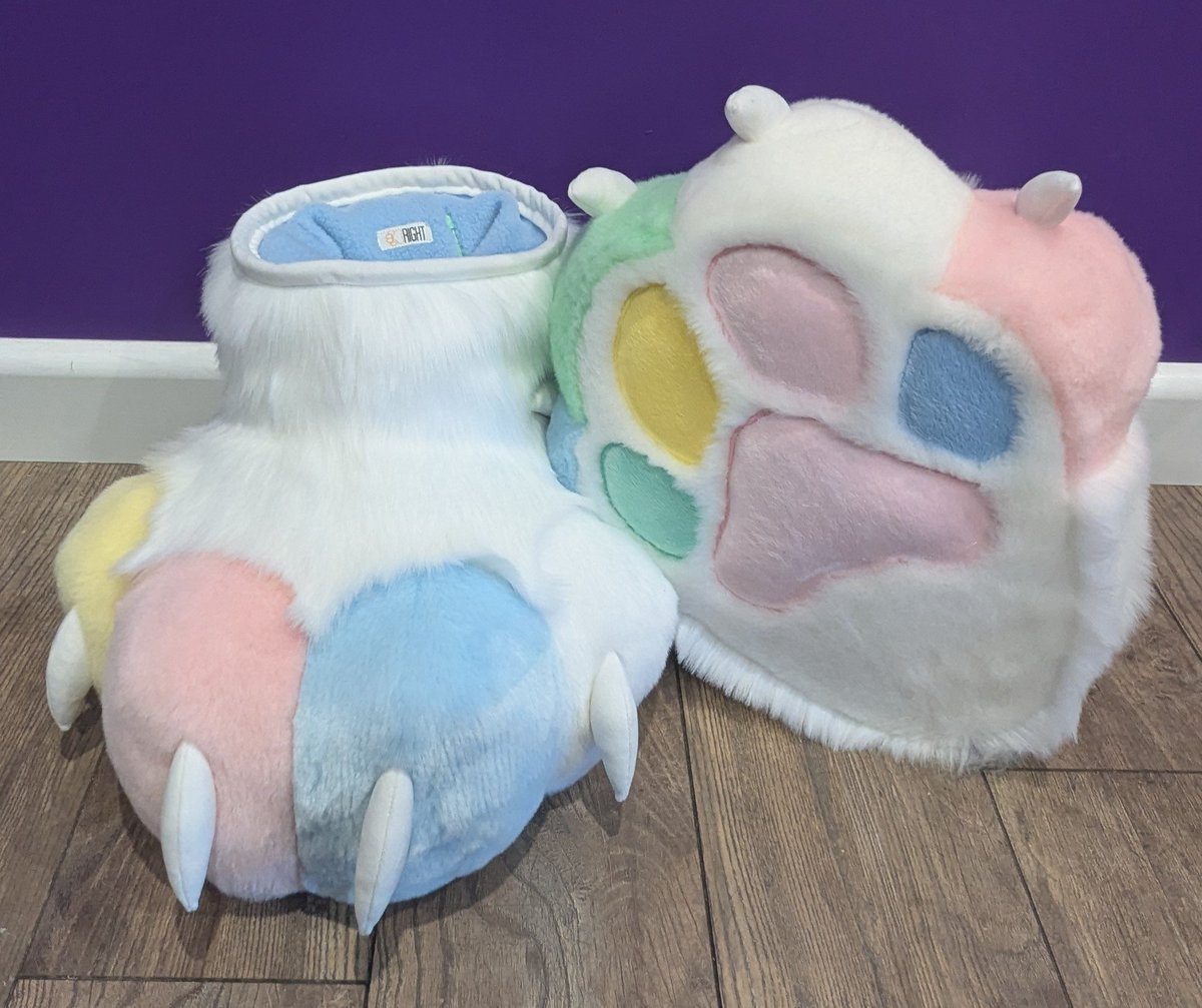 8Bit_Works's tweet photo. Pastel beans! These have to be one of my favourite pairs I've ever made :D such pretty colours. Can't wait to see the fullsuit all together when it's done~ https://t.co/4fpINjnjcq